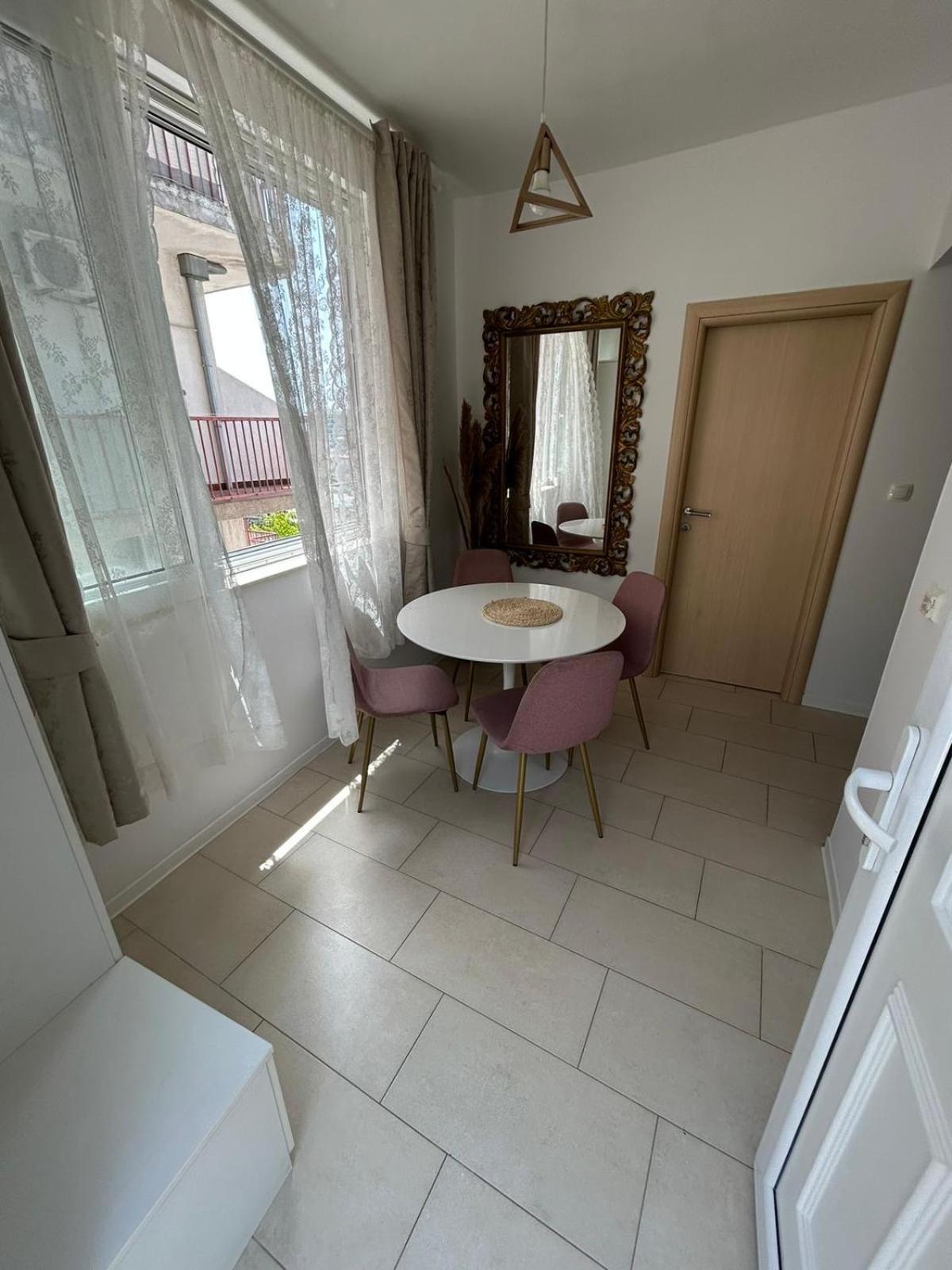 Spacious In Maria Apartment *